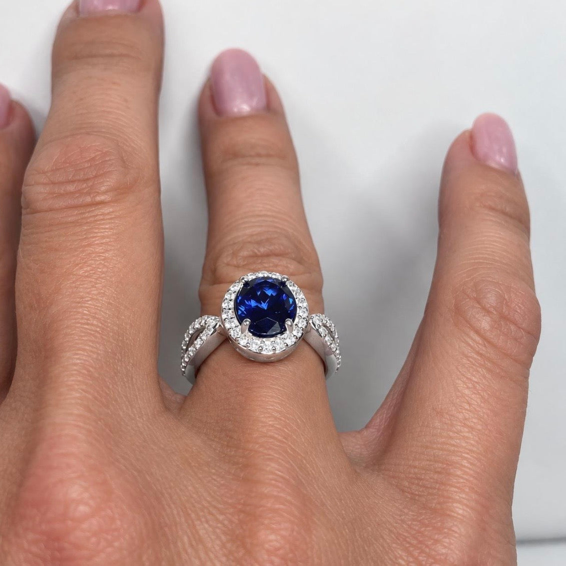 2.5ctw Sapphire infinity ring