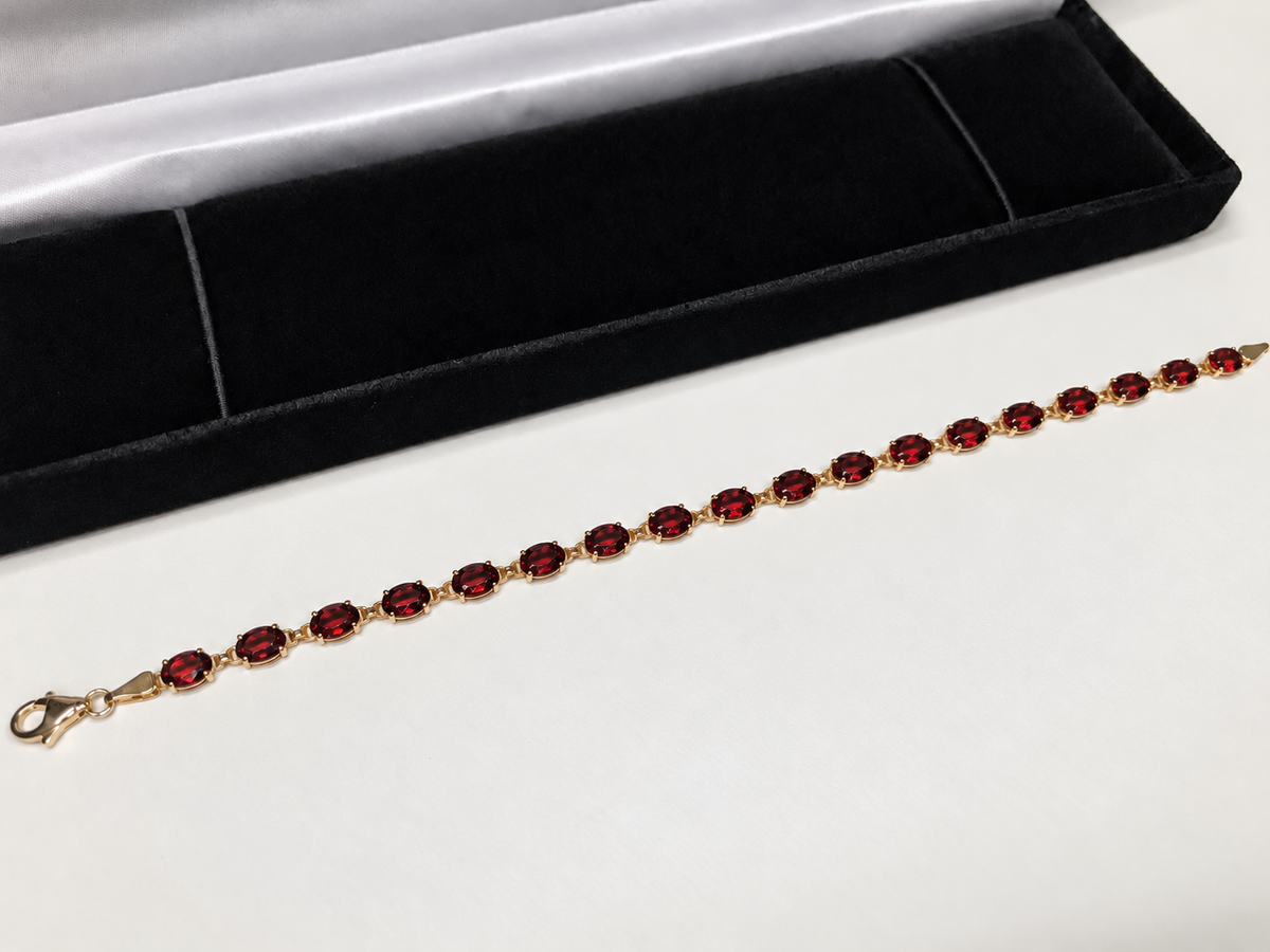 7ctw Oval Cut Mozambique Garnet Tennis Bracelet
