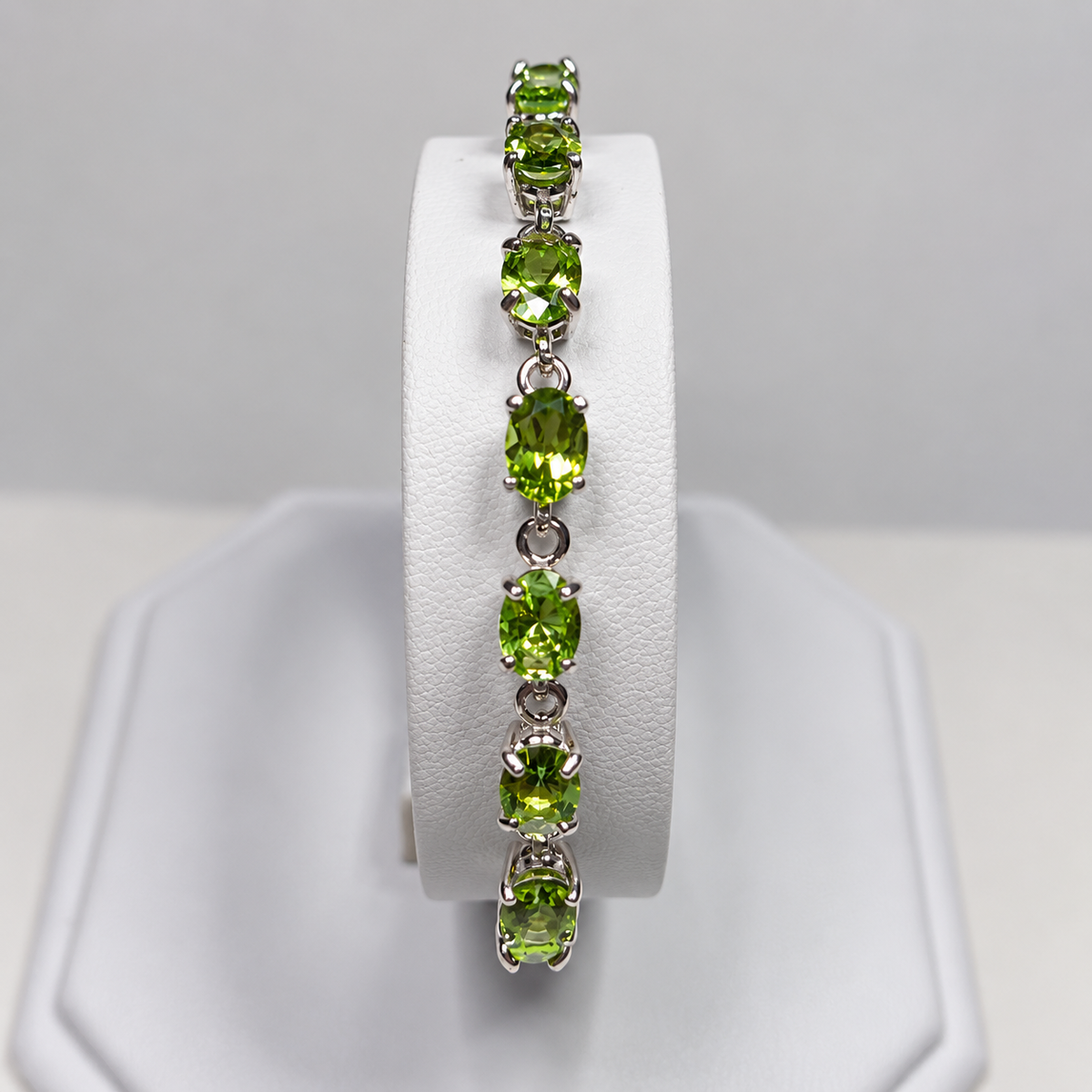 14ctw Oval Cut Peridot Gemstone Tennis Bracelet