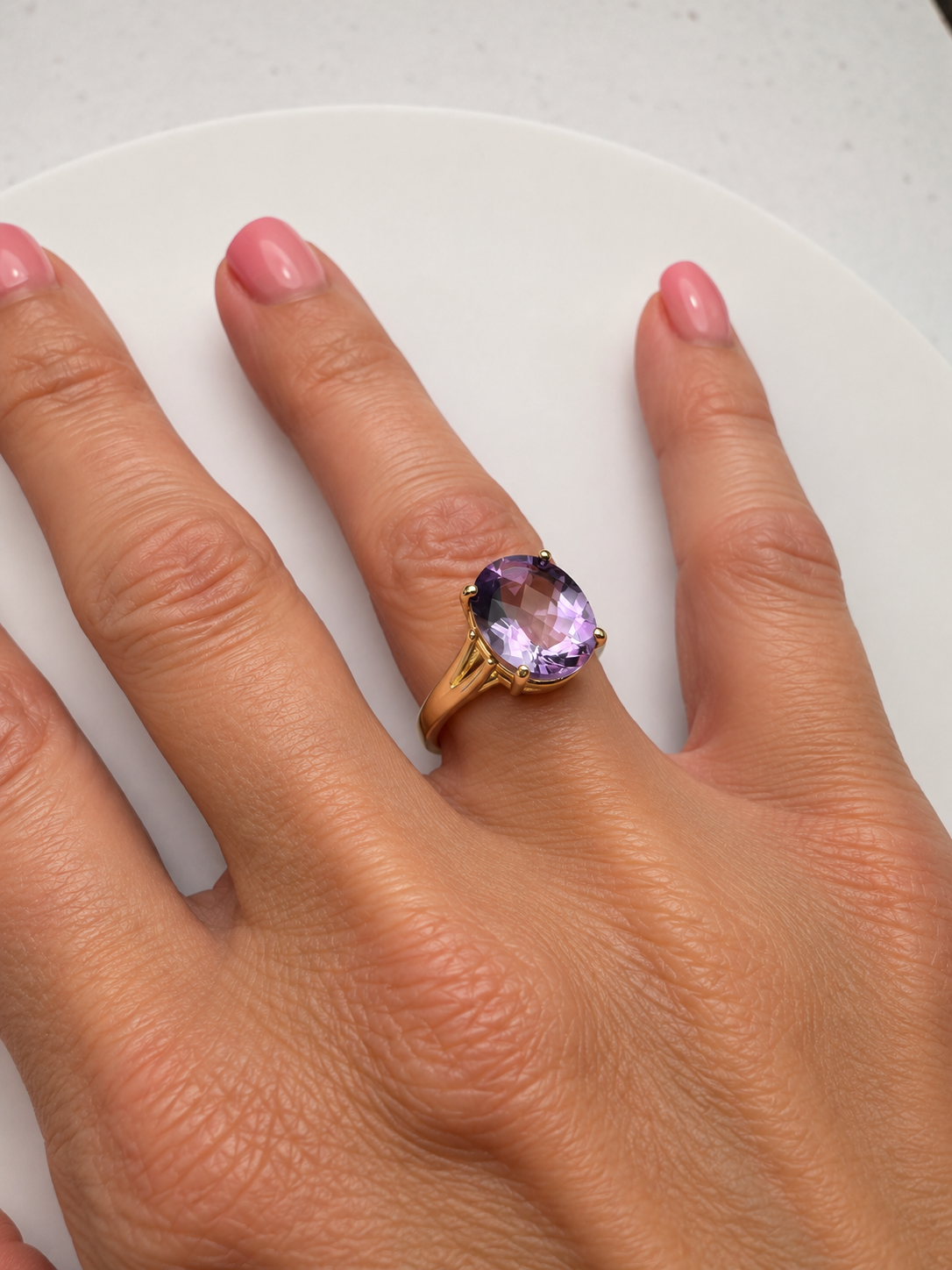 4.5ct Oval Rose de France Amethyst Ring in Solid Gold