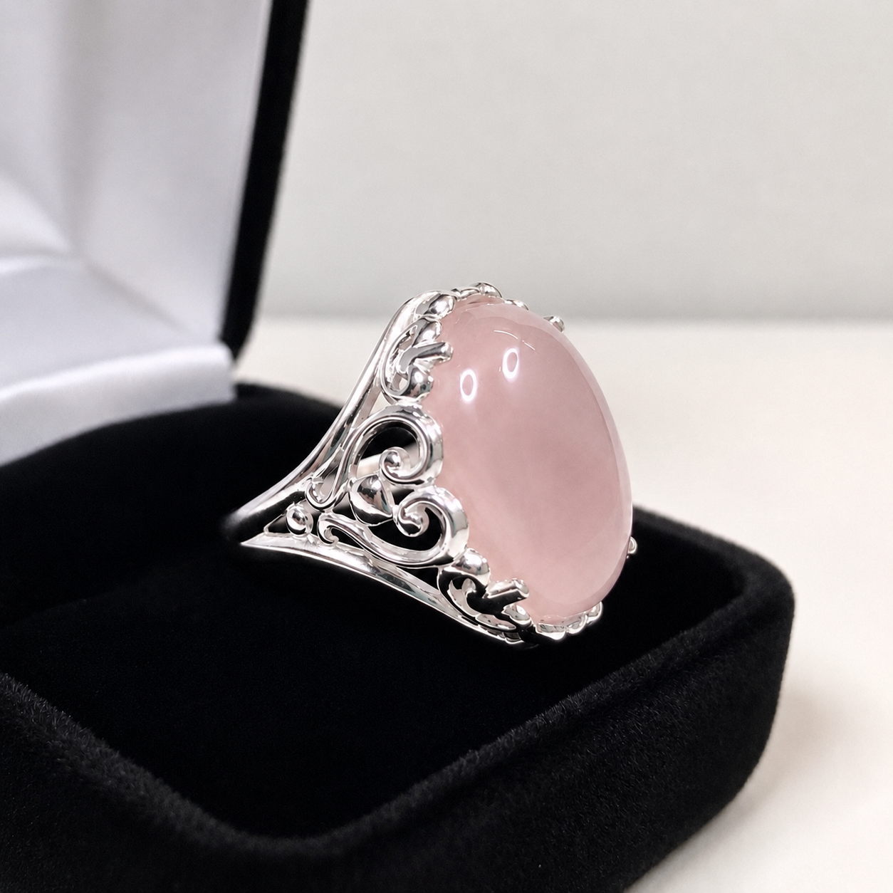 9ct Oval Cabochon Rose Quartz Statement Ring