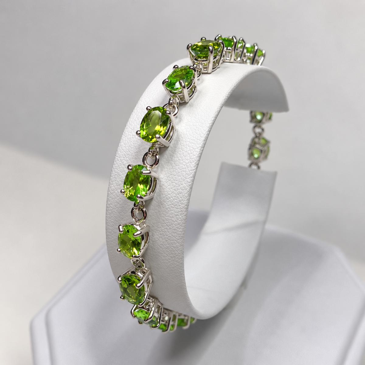 14ctw Oval Cut Peridot Gemstone Tennis Bracelet
