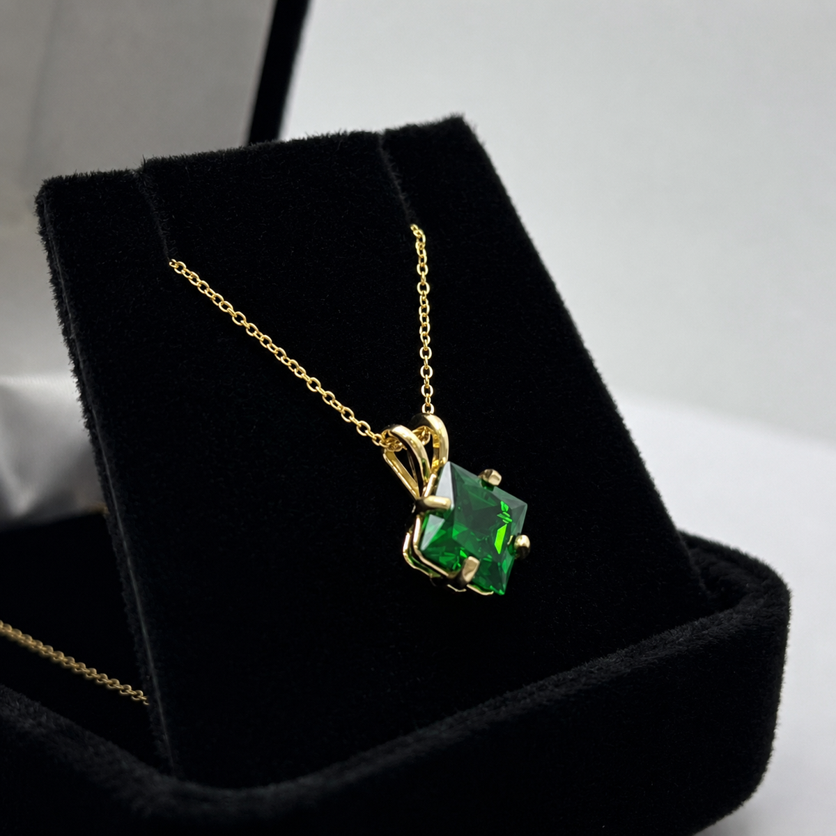 1 Ct Princess Cut Simulated Emerald Solitaire Pendant Necklace