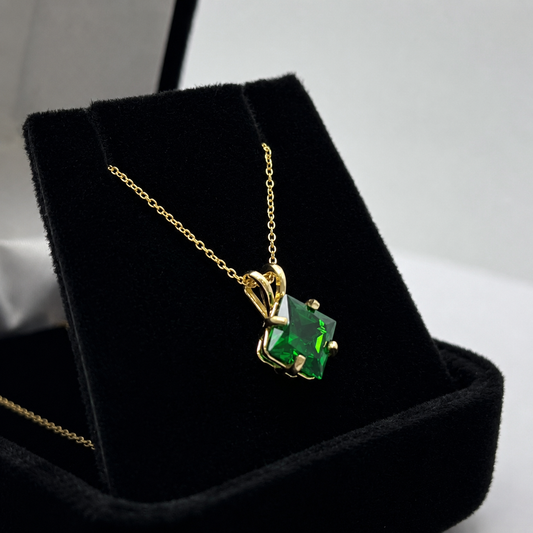 1 Ct Princess Cut Simulated Emerald Solitaire Pendant Necklace