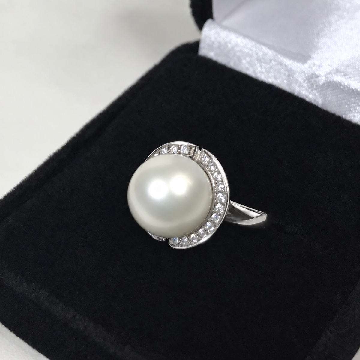 10mm Freshwater Pearl Halo Cocktail Ring