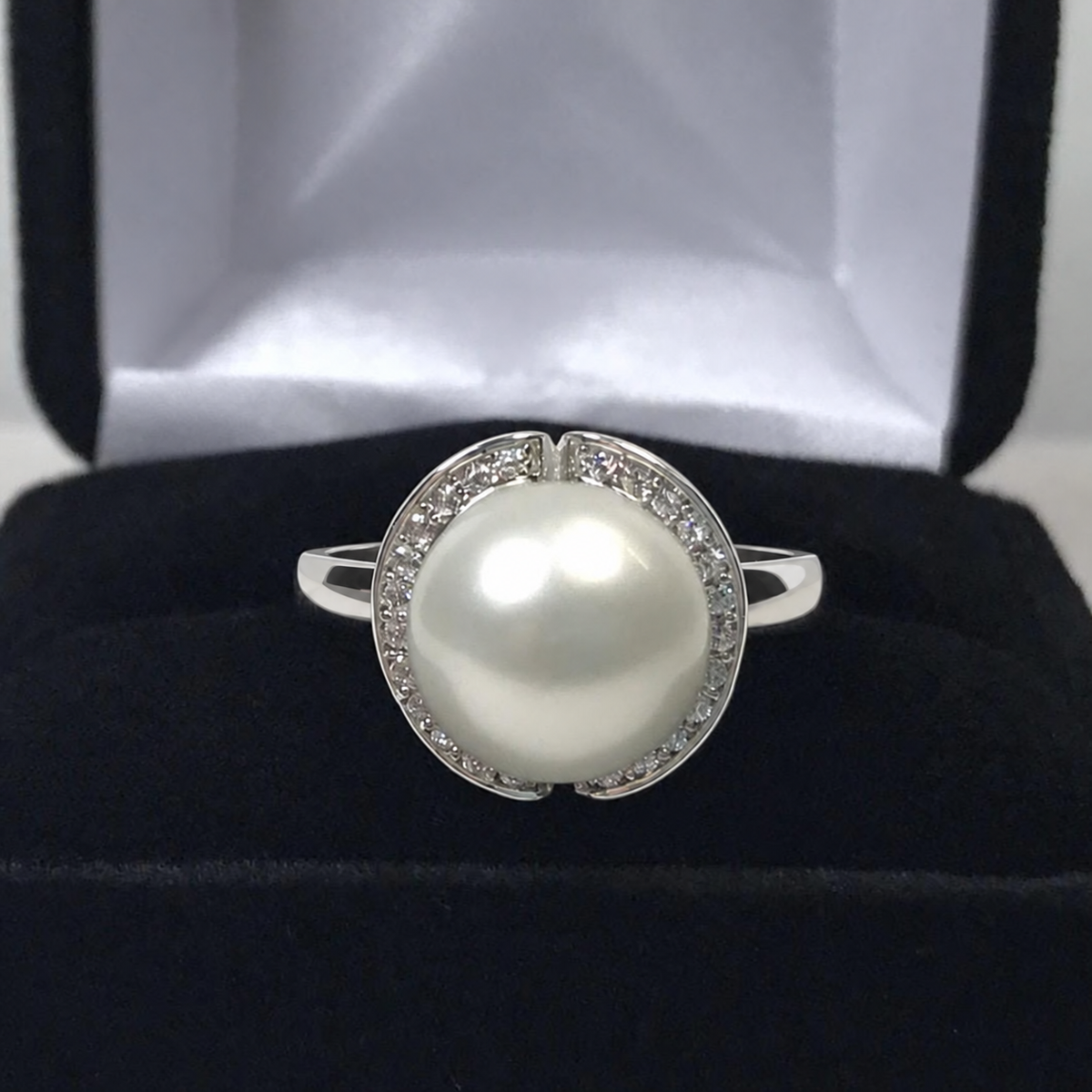 10mm Freshwater Pearl Halo Cocktail Ring