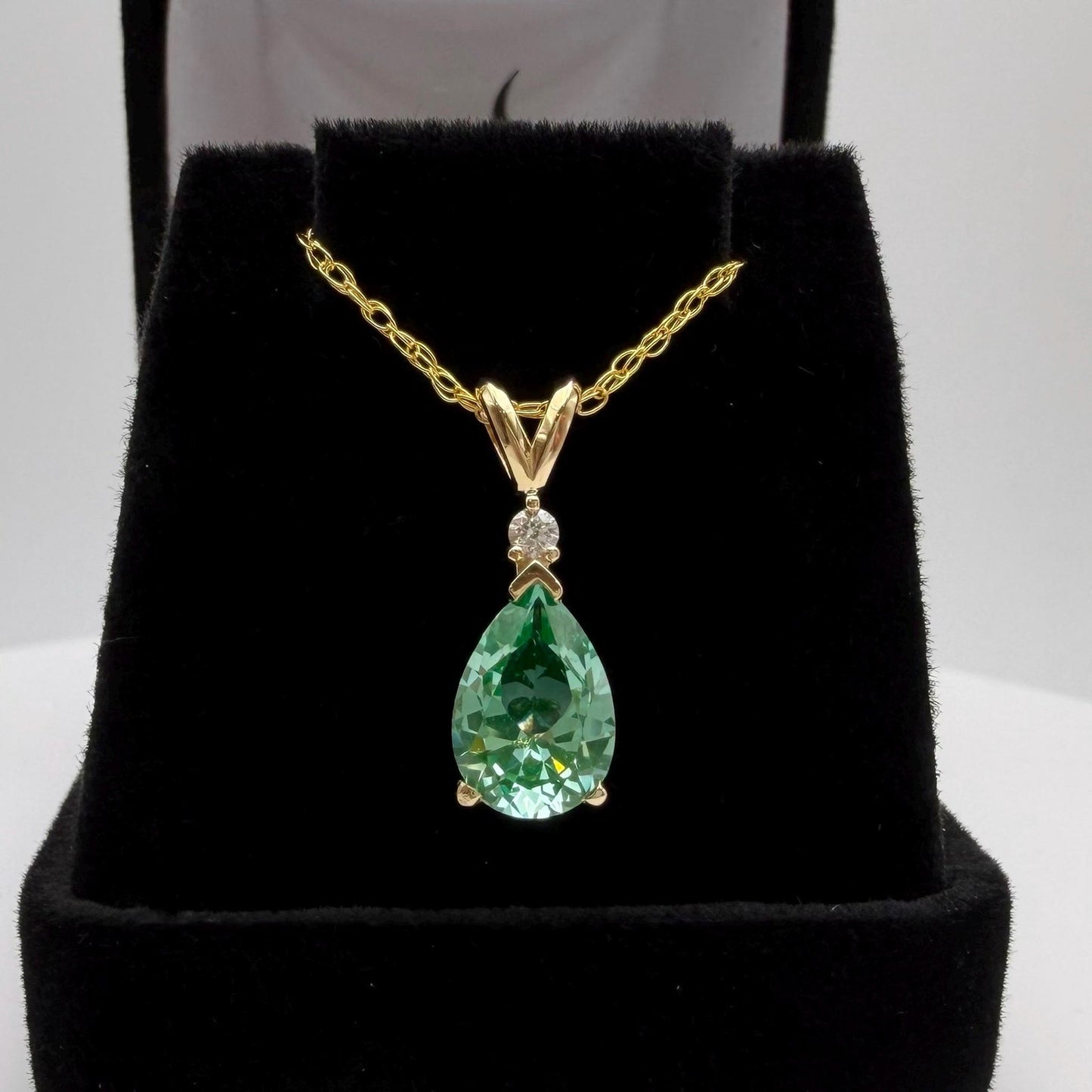 14k Gold 2ct Mint Green Spinel & Diamond Necklace Heirloom Quality Jewelry Gift