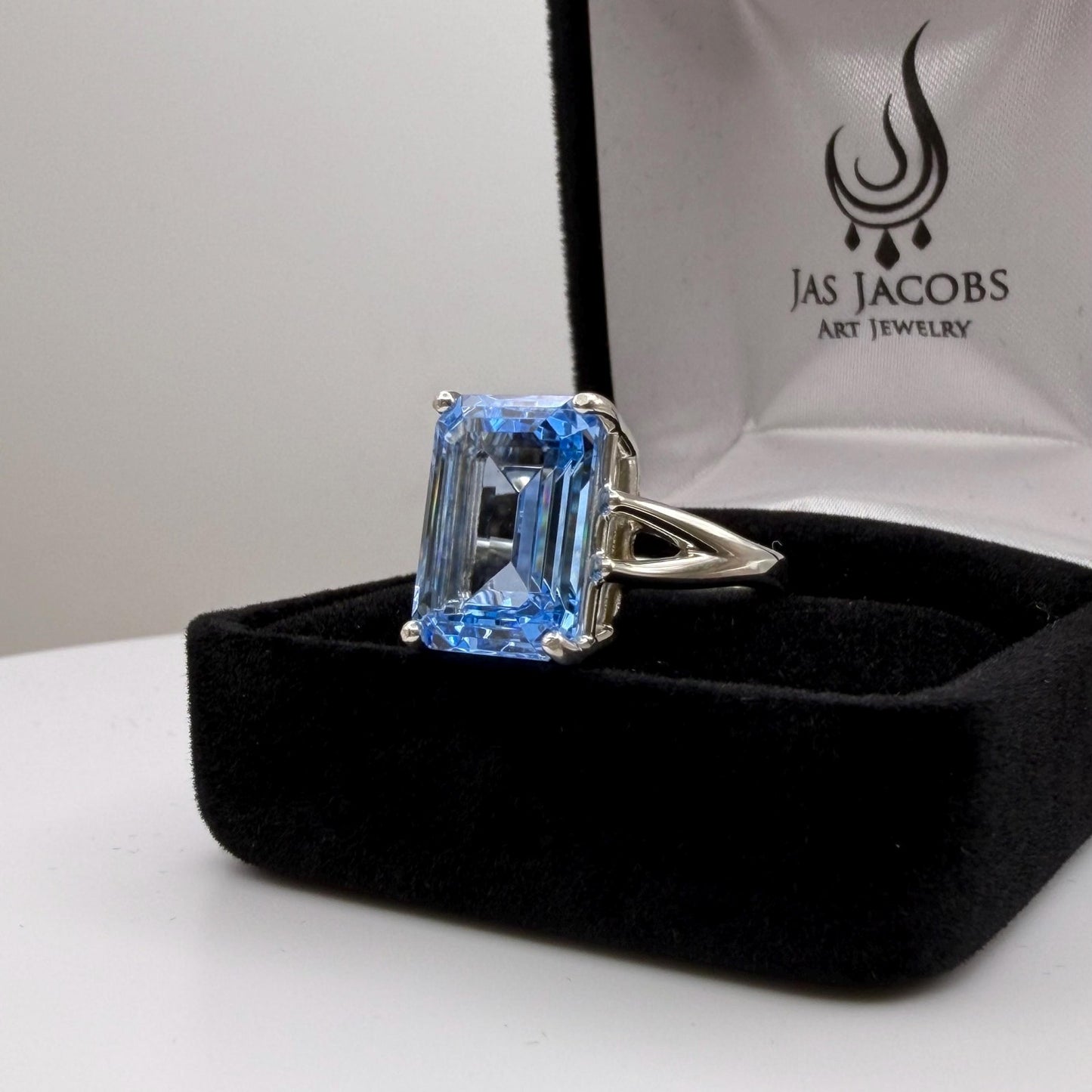 8ct Swiss Blue Spinel Ring with Sizing Jewelry Trends Paraiba Blue Topaz Sim