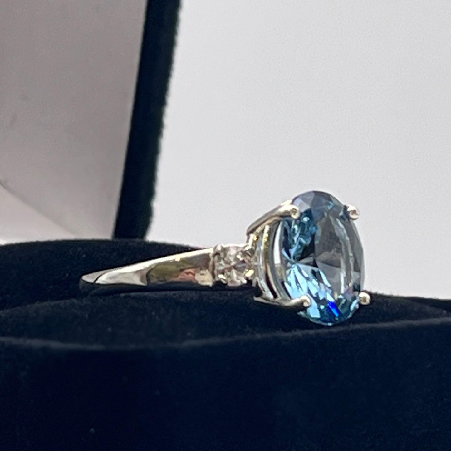 Gorgeous 2.6ct Blue Topaz Ring with White Sapphire accents Size 7