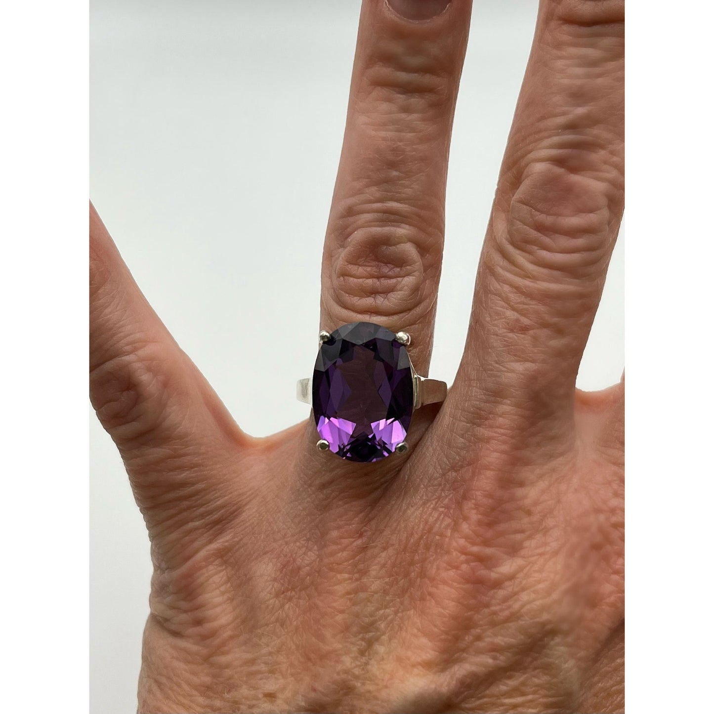 Gorgeous 11.5ct Oval Cut Genuine Amethyst Ring Size 7