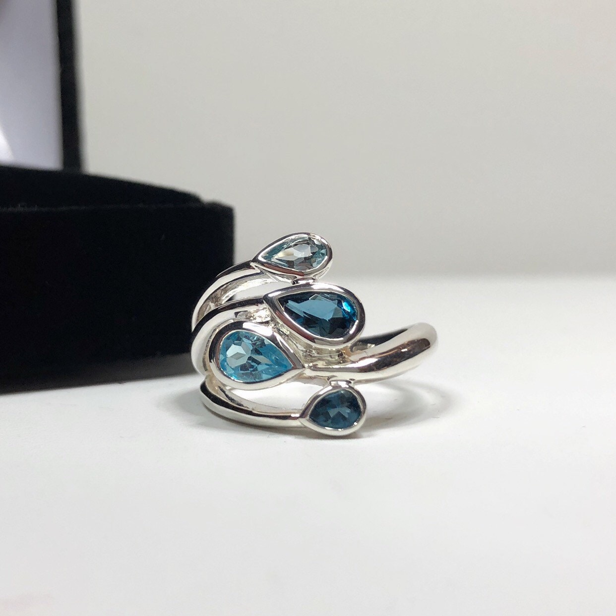 BEAUTIFUL 1.5ct Genuine Swiss Blue Sky Blue & London Topaz Ring Size 7