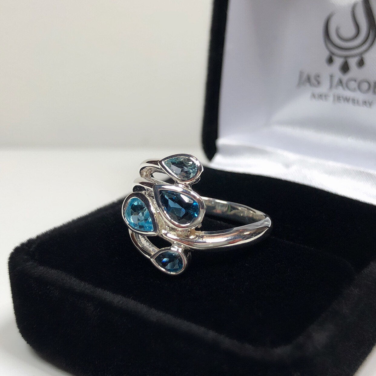 BEAUTIFUL 1.5ct Genuine Swiss Blue Sky Blue & London Topaz Ring Size 7